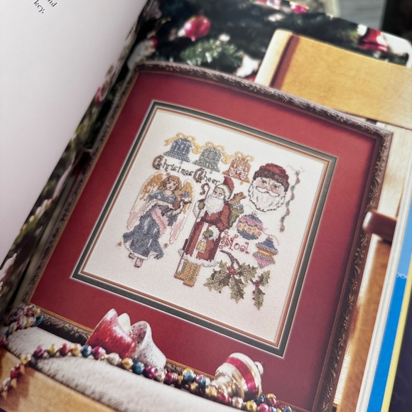 BEAUTIFUL CROSS Stitch - Embroidery Book / Patterns by Better Homes & Garden - Picture 2 of 9